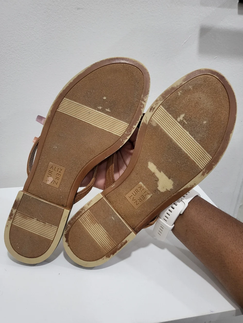 Naturalizer Fallyn Brown Mocha Embellished Thong Sandals - Size 11